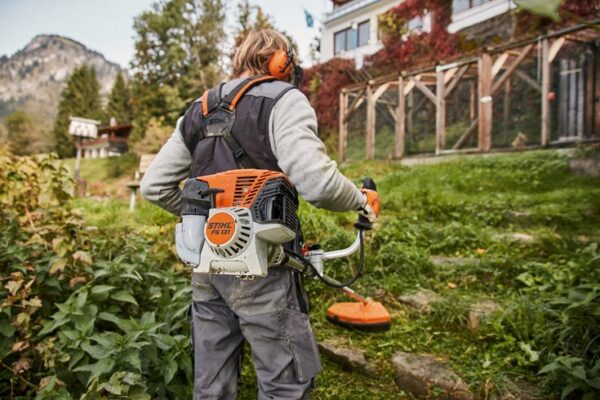 98074 БЕНЗОКОСА STIHL FS 131