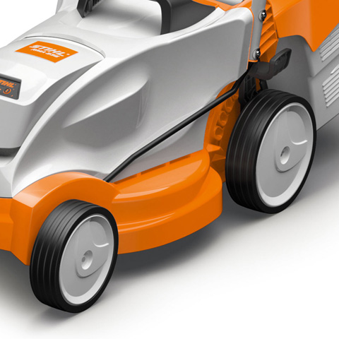 АККУМУЛЯТОРНАЯ ГАЗОНОКОСИЛКА STIHL RMA 235 SET (AK 20, AL 101)
