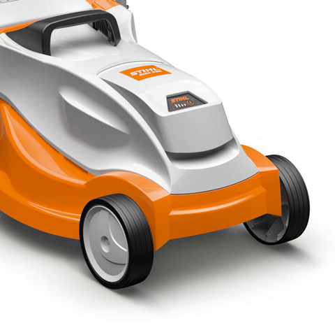 АККУМУЛЯТОРНАЯ ГАЗОНОКОСИЛКА STIHL RMA 235 SET (AK 20, AL 101)